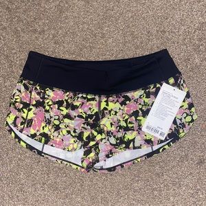 Lululemon speed up short low rise 2.5” size 6